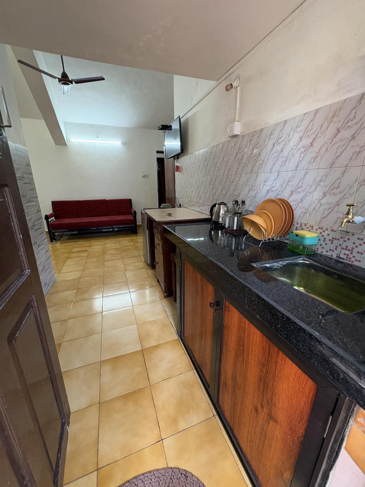 Jes Guest House Маджорда Екстериор снимка