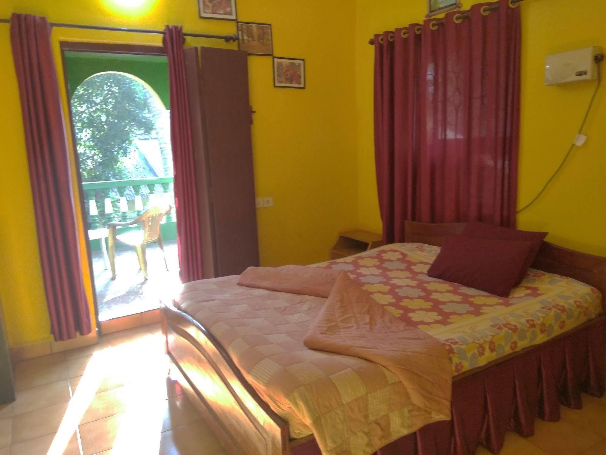 Jes Guest House Маджорда Екстериор снимка