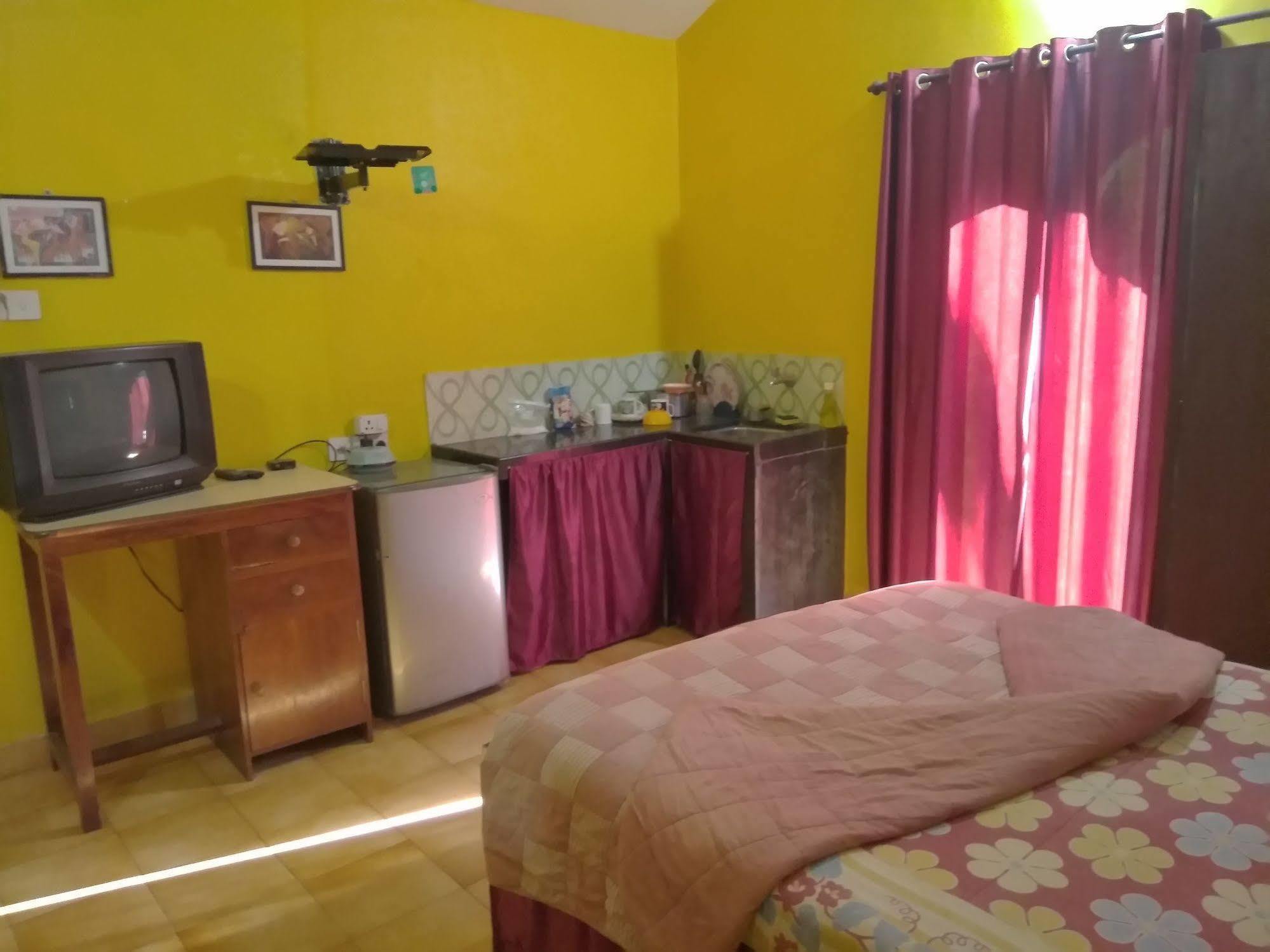 Jes Guest House Маджорда Екстериор снимка