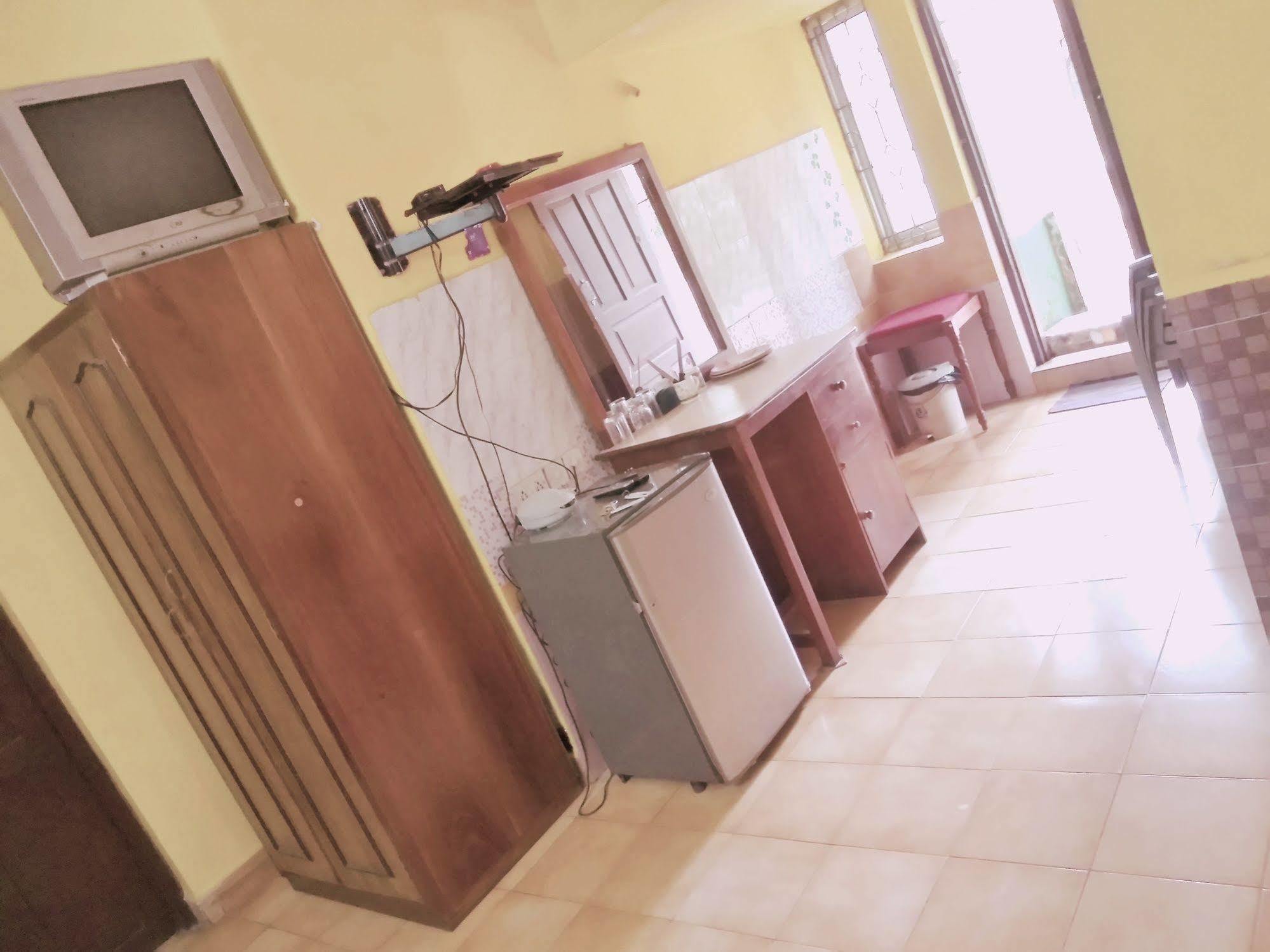 Jes Guest House Маджорда Екстериор снимка