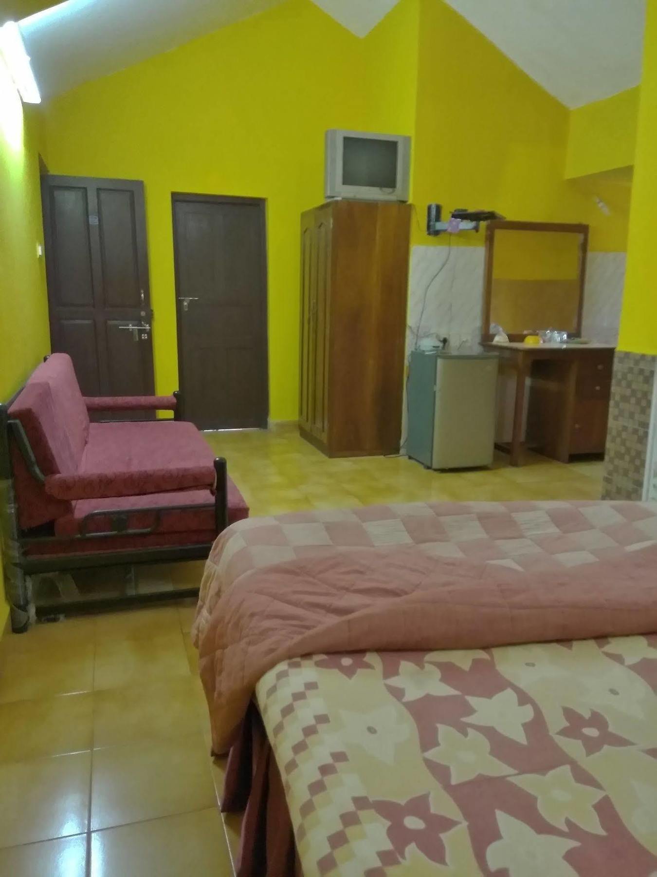 Jes Guest House Маджорда Екстериор снимка