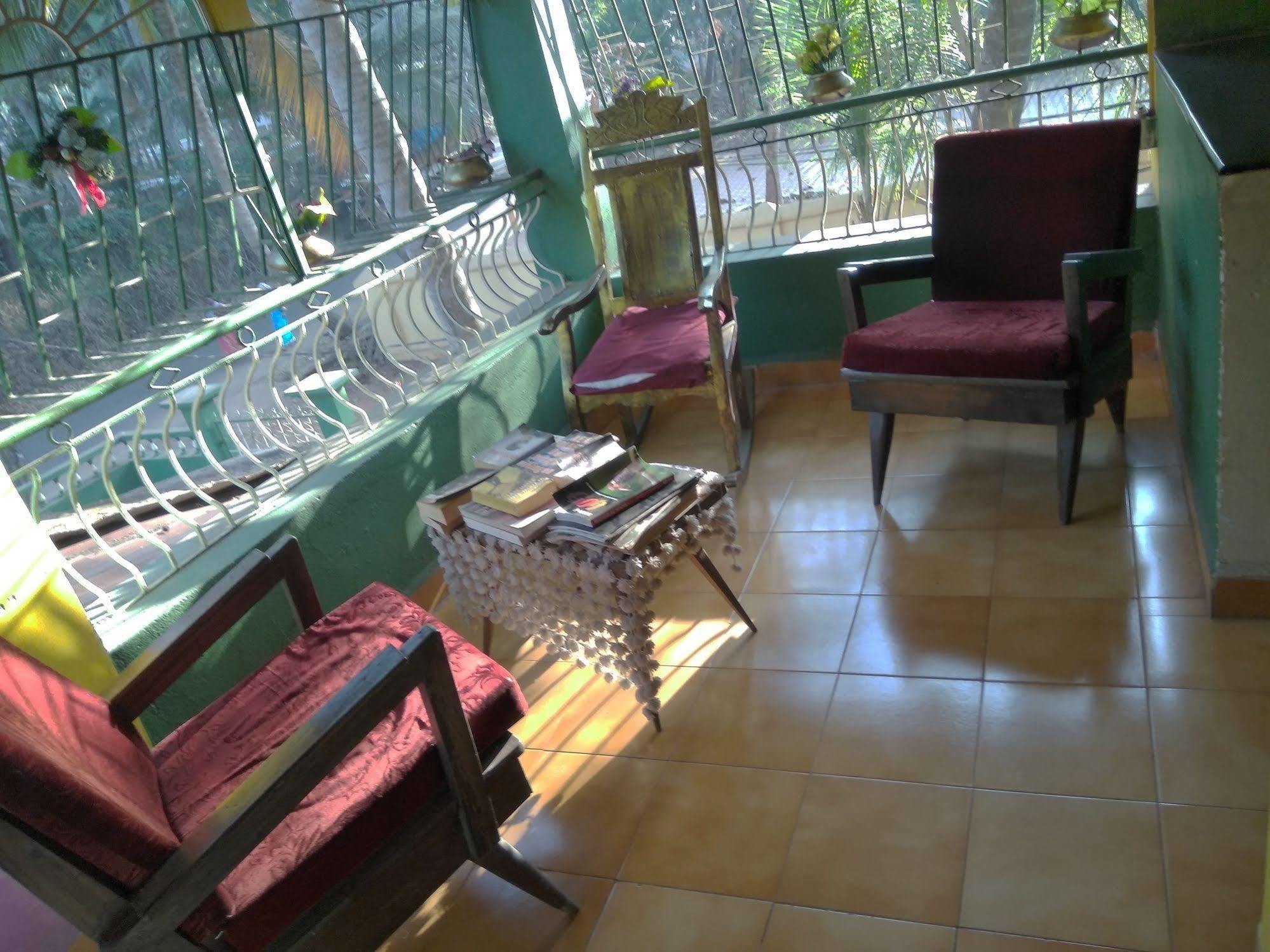 Jes Guest House Маджорда Екстериор снимка